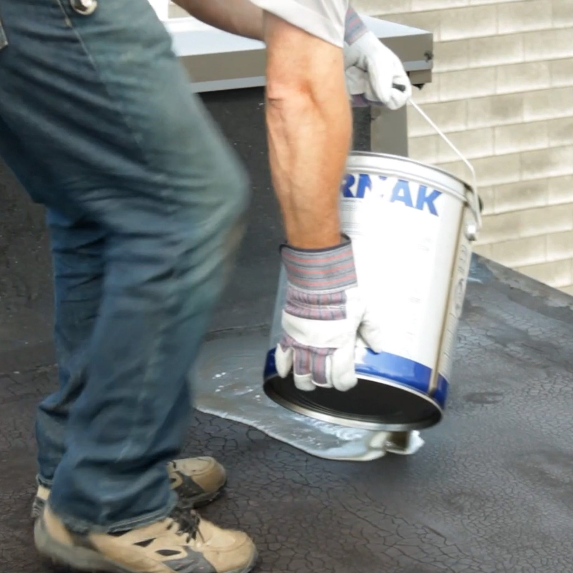 Karnak Fibered Aluminum Roof Coating Karnak 97 Fibered Aluminum Roof Coating (Various Sizes) – GCNYC